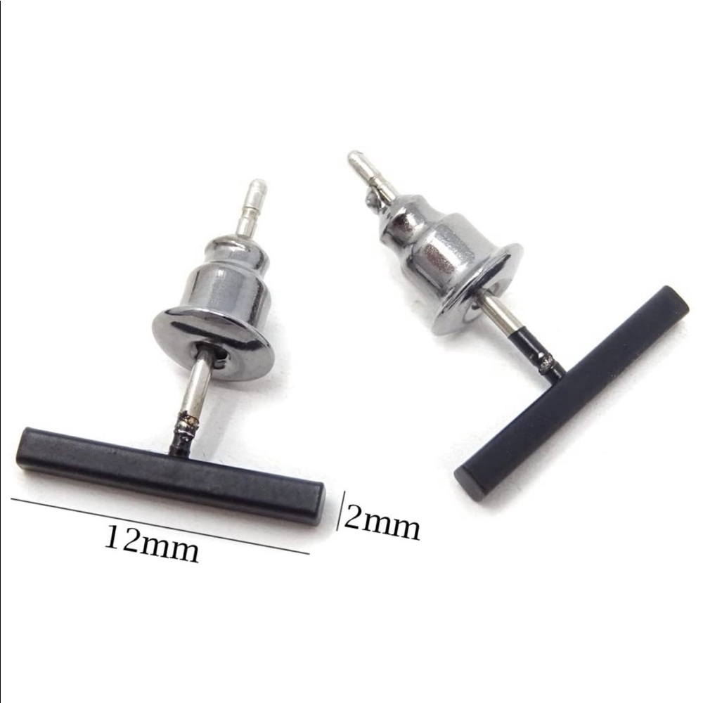 HP 🎉 T Bar Earrings - Picture 2 of 5